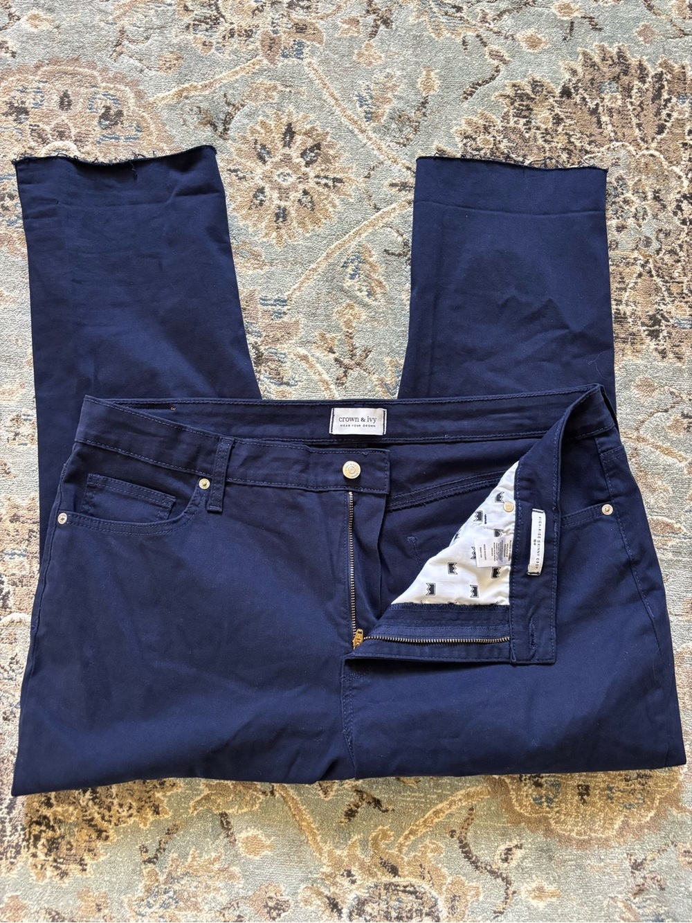 crown & ivy 16w Navy high rise skinny crop Stretch Cotton Pants